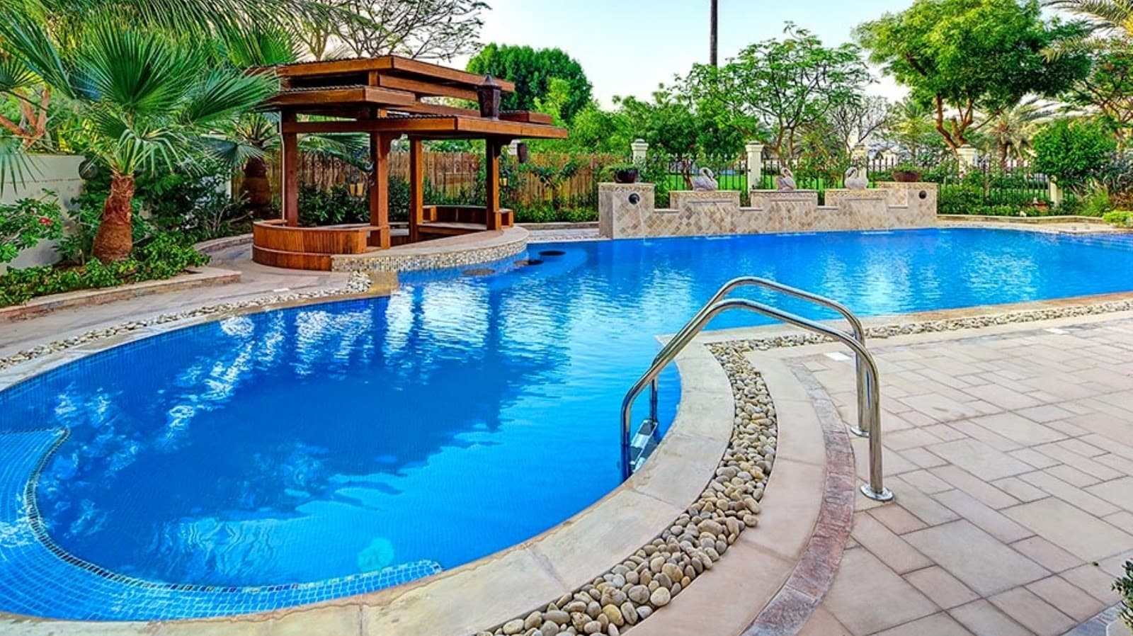 Weekly Pool Cleaning photo 5